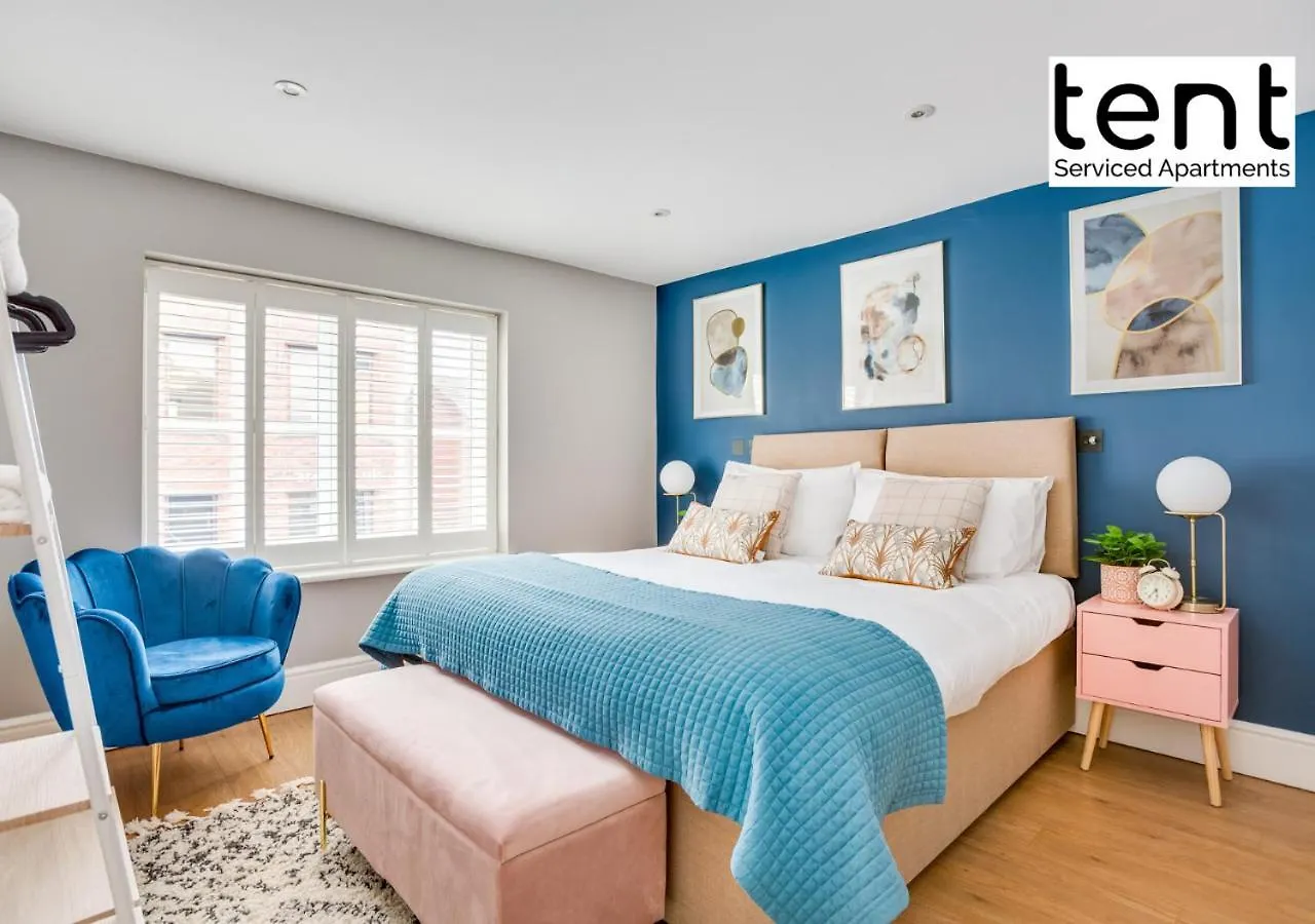 Cozy 2 Bed Apt, Town Centre, Pkg, Perfect For Long Stays Egham