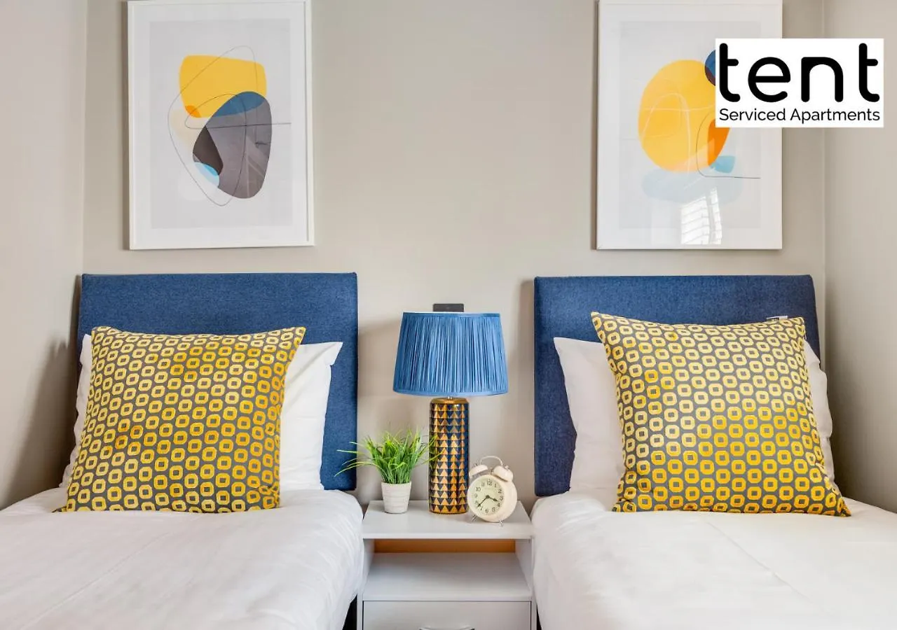 Cozy 2 Bed Apt, Town Centre, Pkg, Perfect For Long Stays Egham 0*,  United Kingdom